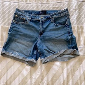 Gap Denim shorts women’s distressed medium cutoff
